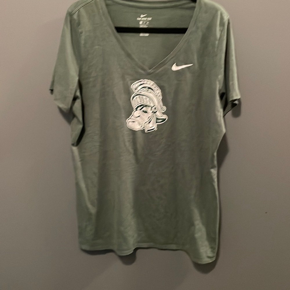 Women’s XXL Michigan state t shirt